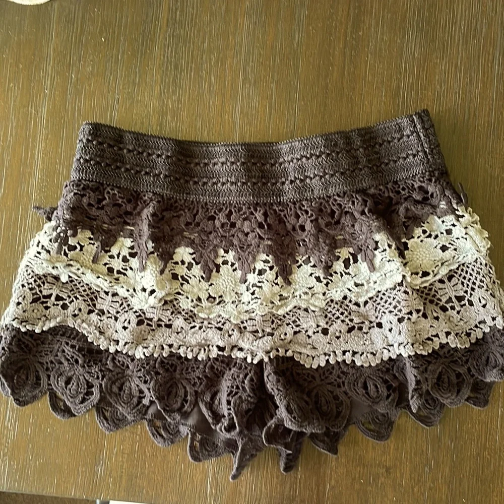 No boundaries eyelet shorts size medium 7-9 - Picture 1 of 5